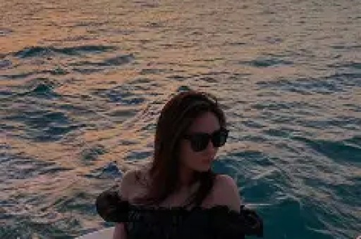 和前男友相爱18年没结婚如今48岁被对方撕上热搜人设崩塌后竟引全网心疼···